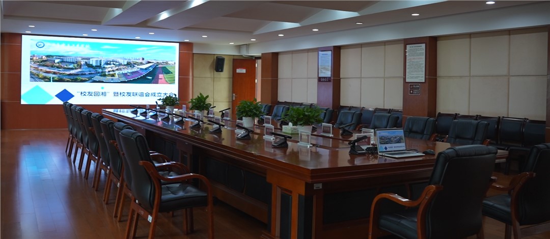 現代會議的“點睛之筆”：電子桌牌的功能價值與效益分析